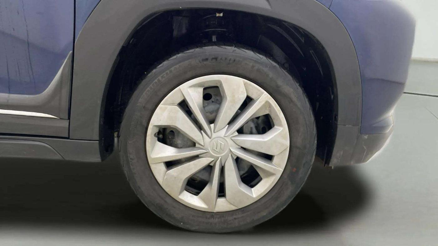 2023 Maruti FRONX DELTA 1.2 MT PETROL, Petrol, Manual, 39,434 km, Right Front Wheel