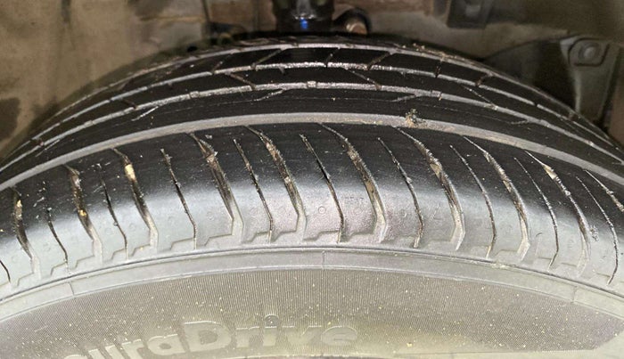 2016 Honda BR-V 1.5L I-VTEC V CVT, CNG, Automatic, 1,40,937 km, Right Front Tyre Tread