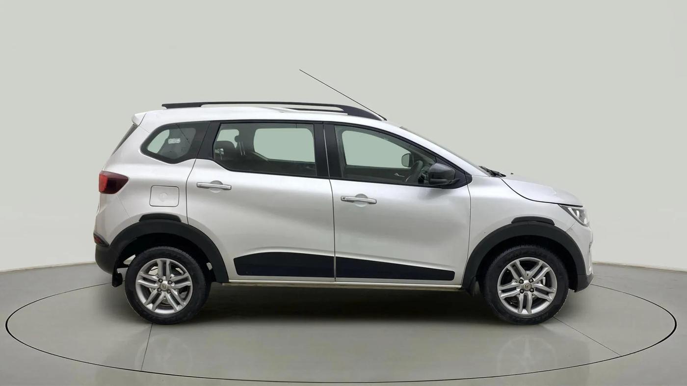 2023 Renault TRIBER RXZ, Petrol, Manual, 35,727 km, Right Side View