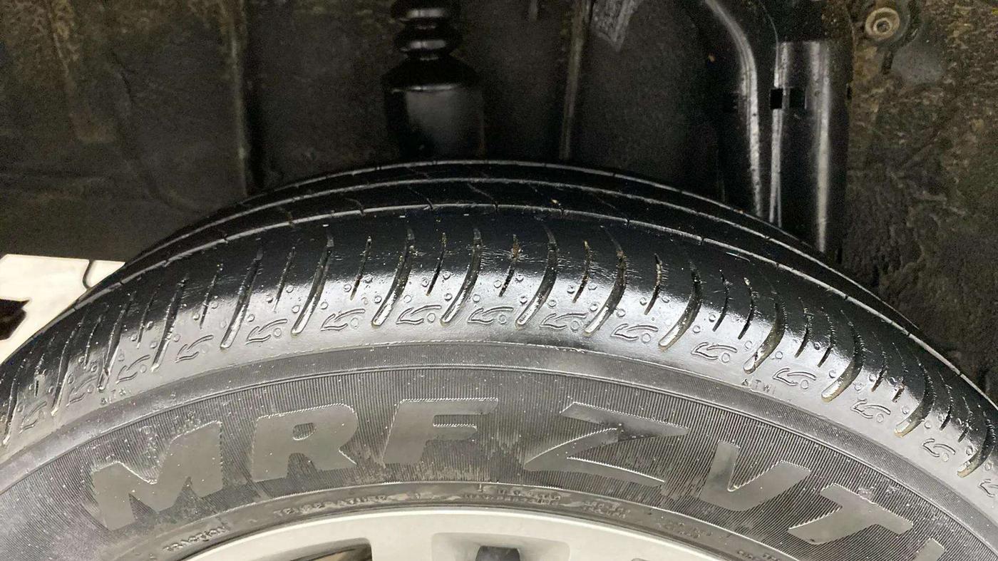 2023 Renault TRIBER RXZ, Petrol, Manual, 35,727 km, Right Rear Tyre Tread