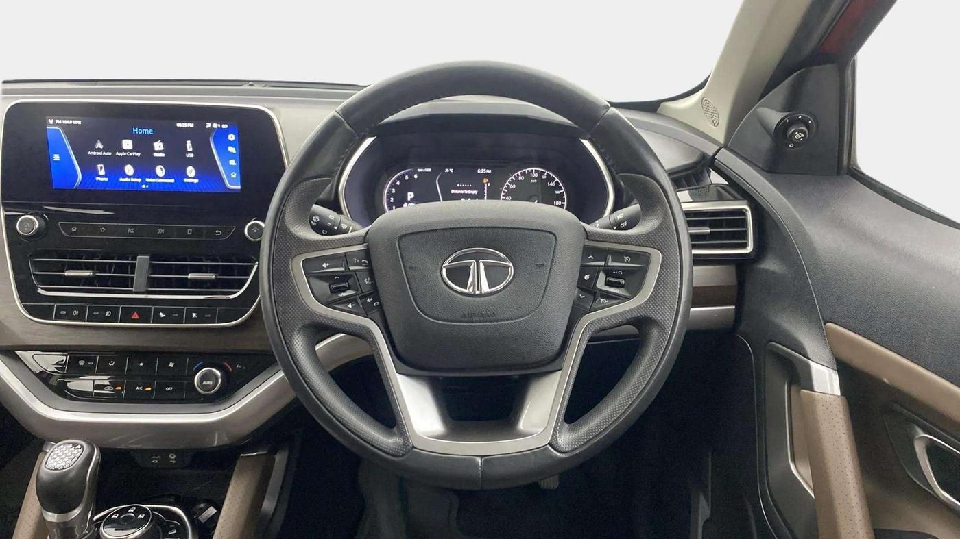 2020 Tata Harrier XZA 2.0L, Diesel, Automatic, 73,471 km, Steering Wheel Close Up