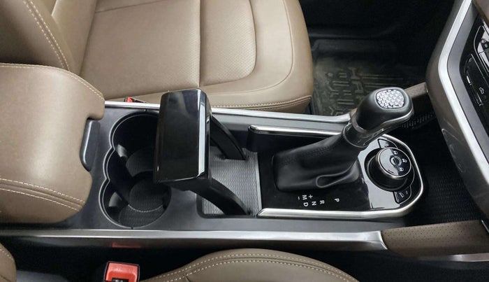2020 Tata Harrier XZA 2.0L, Diesel, Automatic, 73,471 km, Gear Lever