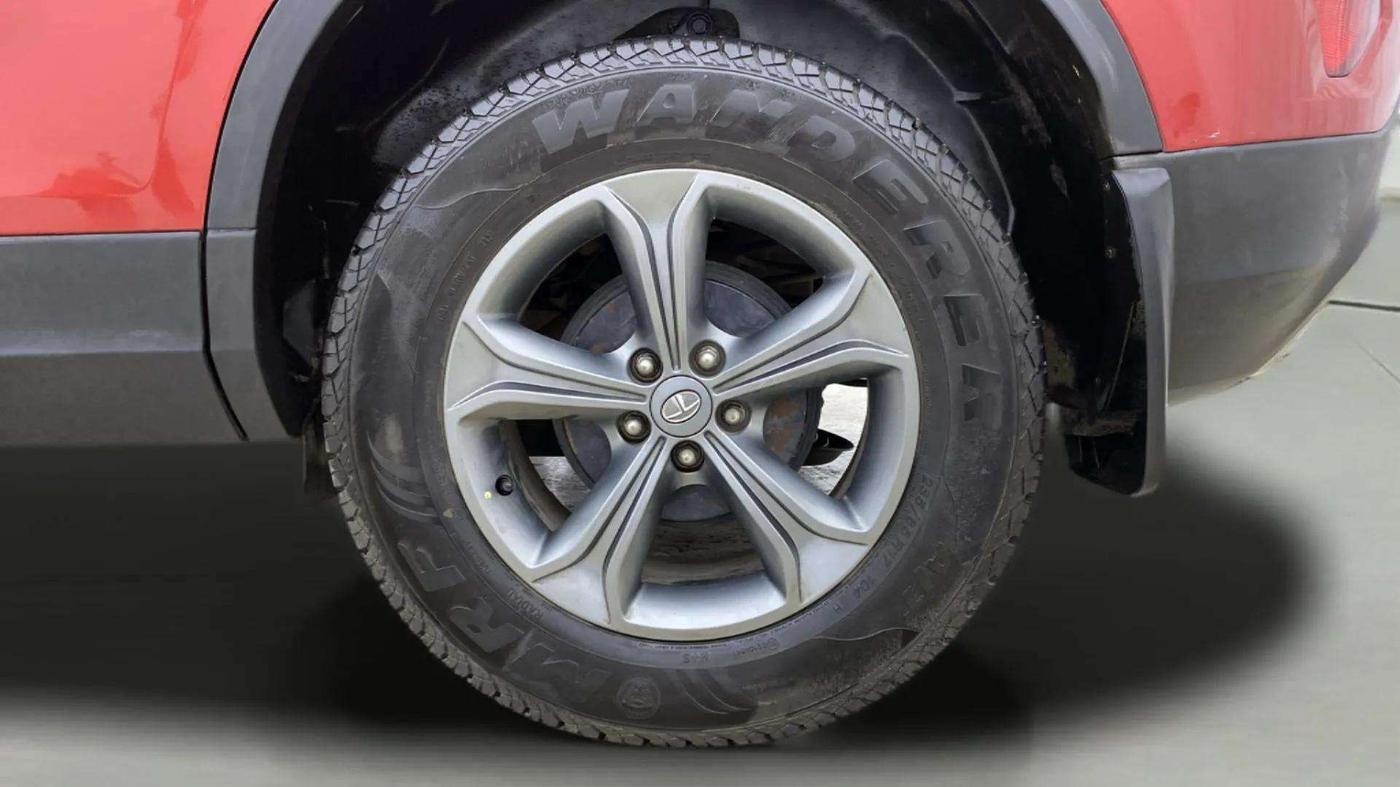 2020 Tata Harrier XZA 2.0L, Diesel, Automatic, 73,471 km, Left Rear Wheel