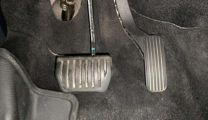 2020 Tata Harrier XZA 2.0L, Diesel, Automatic, 73,471 km, Pedals