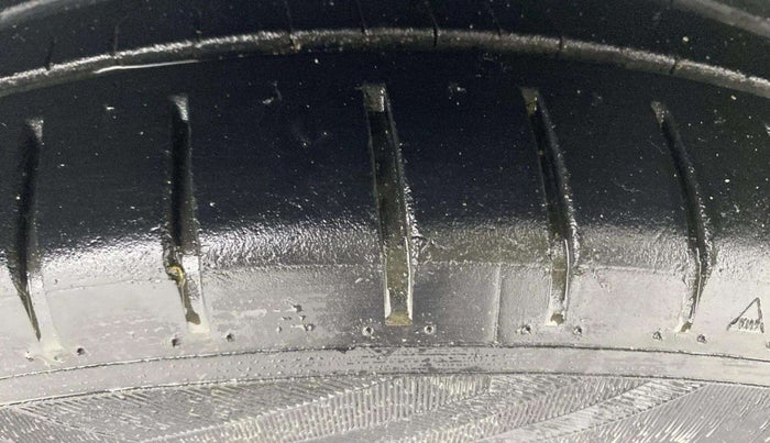 2020 Ford Figo Aspire TITANIUM1.5 DIESEL, Diesel, Manual, 84,013 km, Right Front Tyre Tread