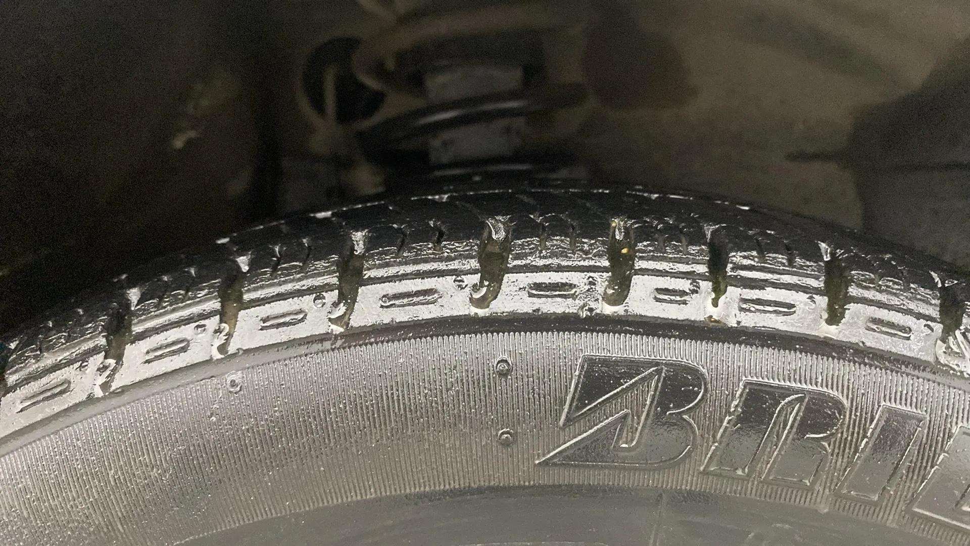 RHS-Front-Tyre-Tread-18