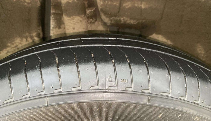 2020 Maruti Swift VXI, Petrol, Manual, 49,564 km, Right Rear Tyre Tread