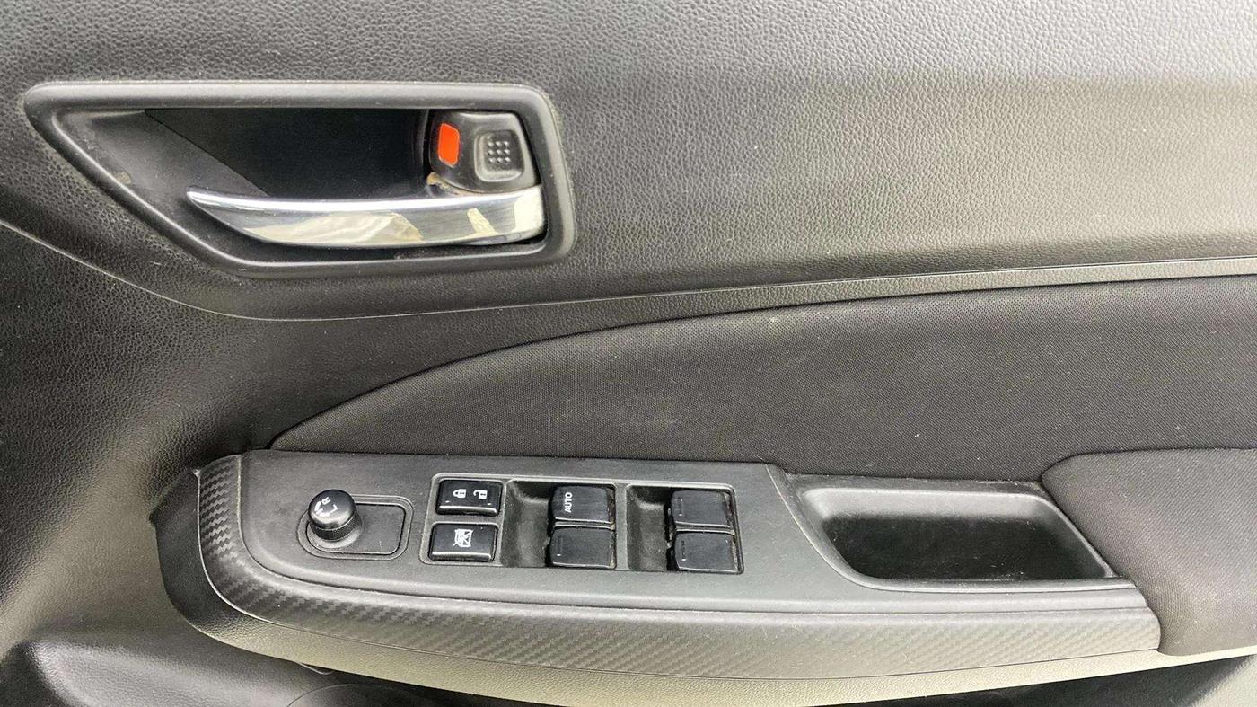 2020 Maruti Swift VXI, Petrol, Manual, 49,564 km, Driver Side Door Panels Control