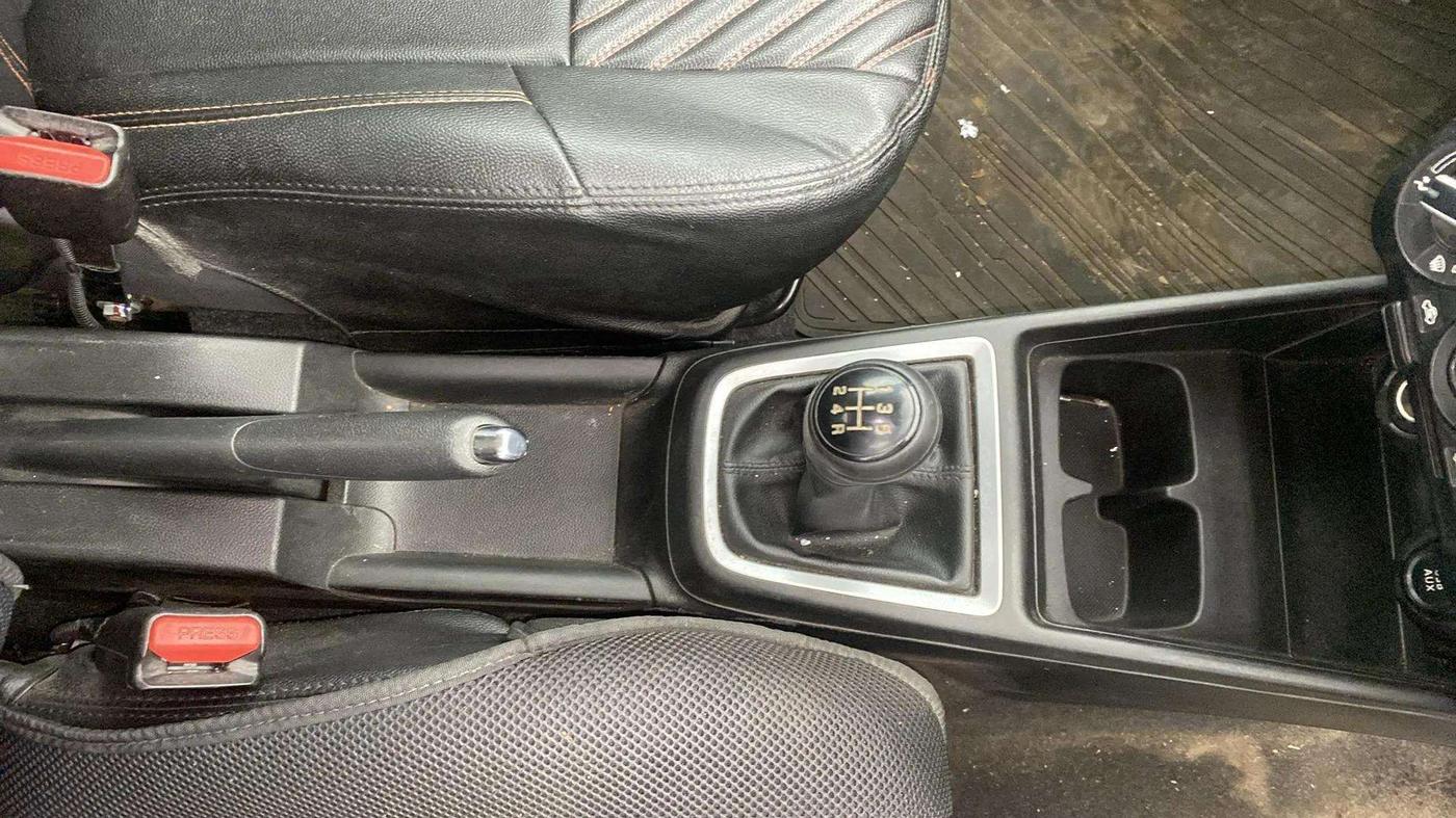 2020 Maruti Swift VXI, Petrol, Manual, 49,564 km, Gear Lever