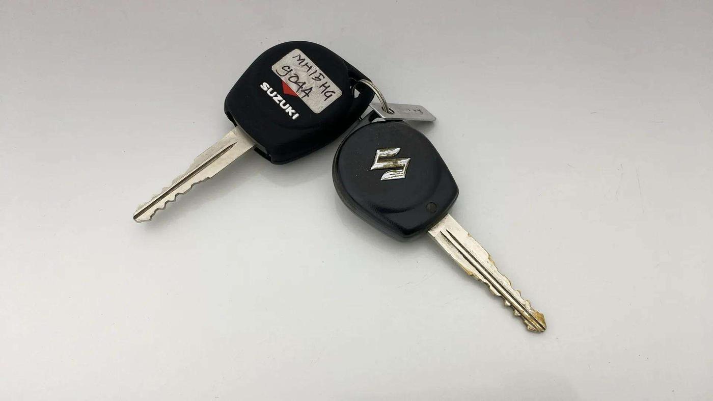 2020 Maruti Swift VXI, Petrol, Manual, 49,564 km, Key Close Up
