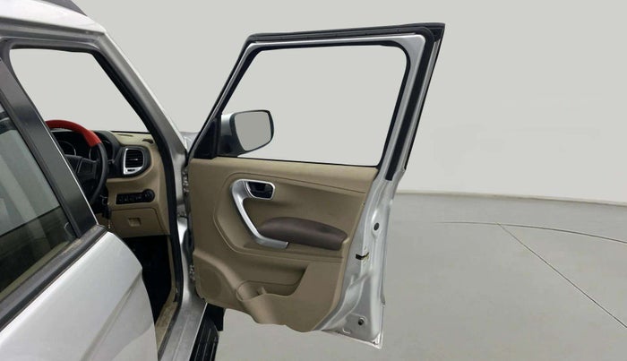 2018 Mahindra TUV300 T8, Diesel, Manual, 63,647 km, RHS Front Door