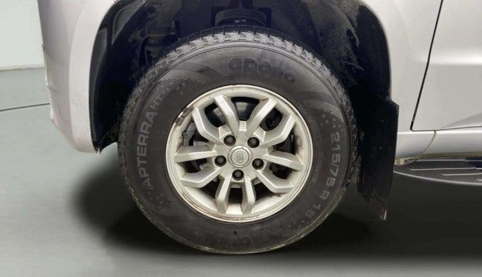 2018 Mahindra TUV300 T8, Diesel, Manual, 63,647 km, Left Front Wheel