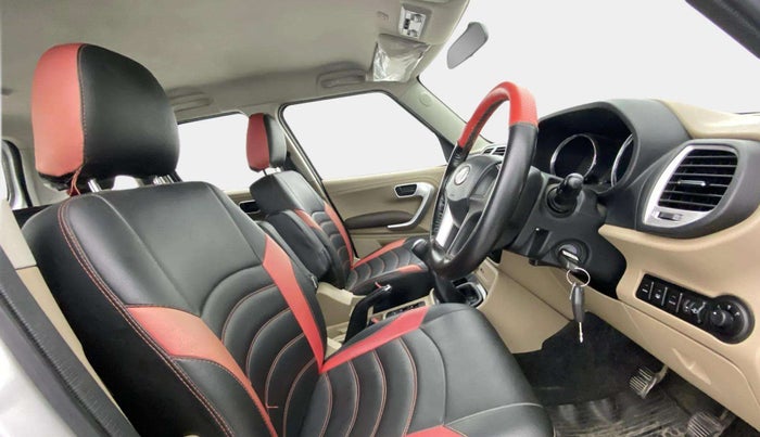 2018 Mahindra TUV300 T8, Diesel, Manual, 63,647 km, Right Side Front Door Cabin