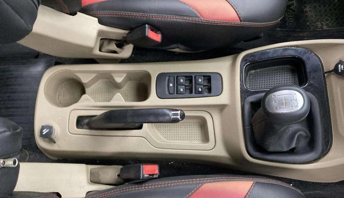 2018 Mahindra TUV300 T8, Diesel, Manual, 63,647 km, Gear Lever