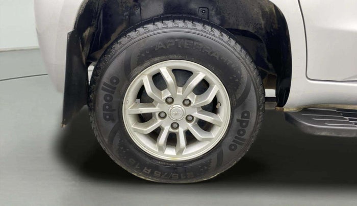 2018 Mahindra TUV300 T8, Diesel, Manual, 63,647 km, Right Rear Wheel