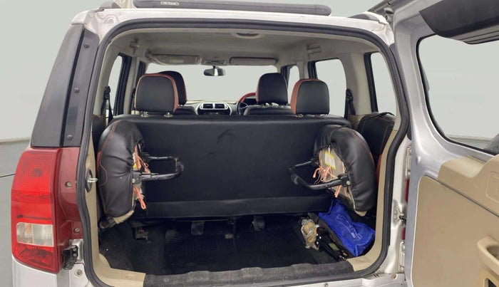2018 Mahindra TUV300 T8, Diesel, Manual, 63,647 km, Boot Open Zoomed View