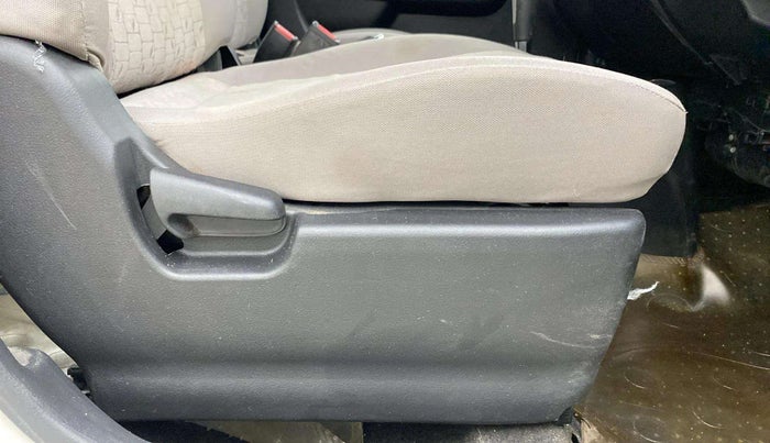 2016 Maruti Wagon R 1.0 VXI AMT, Petrol, Automatic, 55,819 km, Driver Side Adjustment Panel