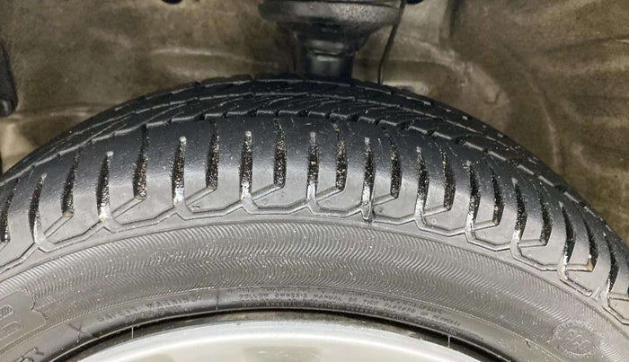 2016 Maruti Wagon R 1.0 VXI AMT, Petrol, Automatic, 55,819 km, Left Front Tyre Tread