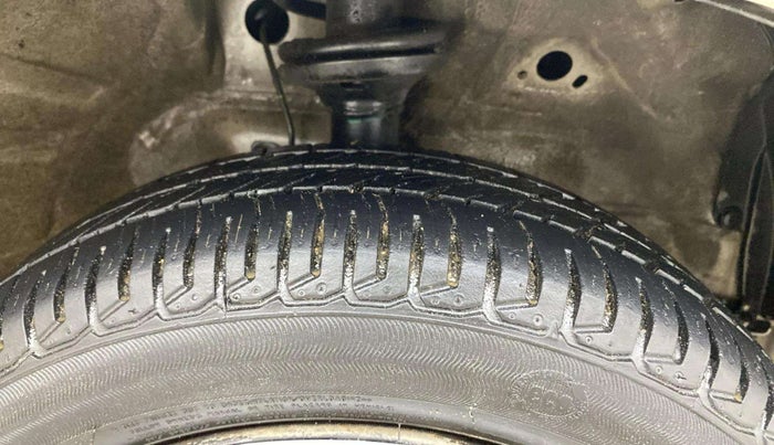 2016 Maruti Wagon R 1.0 VXI AMT, Petrol, Automatic, 55,819 km, Right Front Tyre Tread