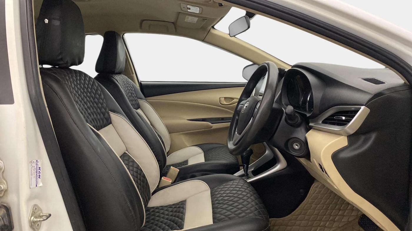 2020 Toyota YARIS J CVT, Petrol, Automatic, 40,424 km, Right Side Front Door Cabin