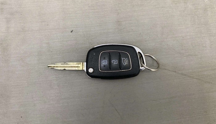 2022 Hyundai NEW I20 Sportz 1.2 IVT, Petrol, Automatic, 37,198 km, Key Close Up