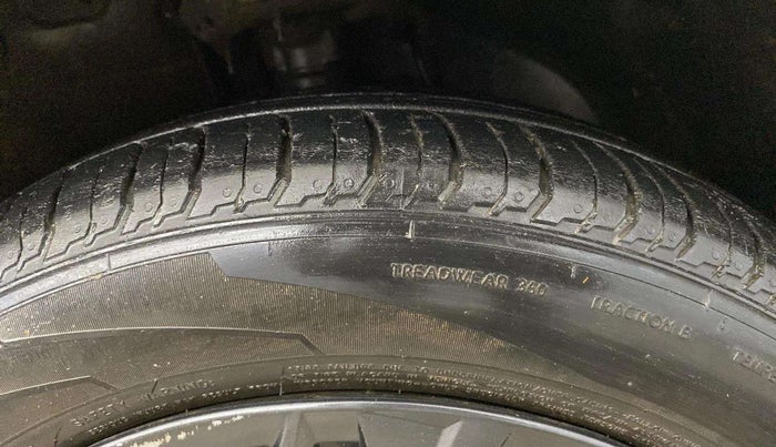 2022 Hyundai NEW I20 Sportz 1.2 IVT, Petrol, Automatic, 37,198 km, Right Front Tyre Tread