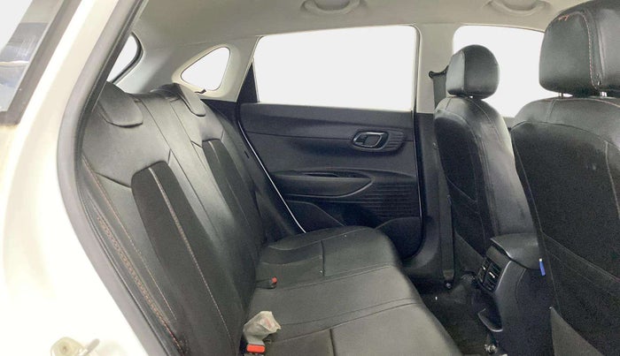 2022 Hyundai NEW I20 Sportz 1.2 IVT, Petrol, Automatic, 37,198 km, Right Side Rear Door Cabin