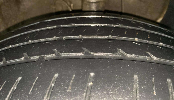 2019 Hyundai Elite i20 ASTA (O) CVT, Petrol, Automatic, 35,665 km, Right Front Tyre Tread