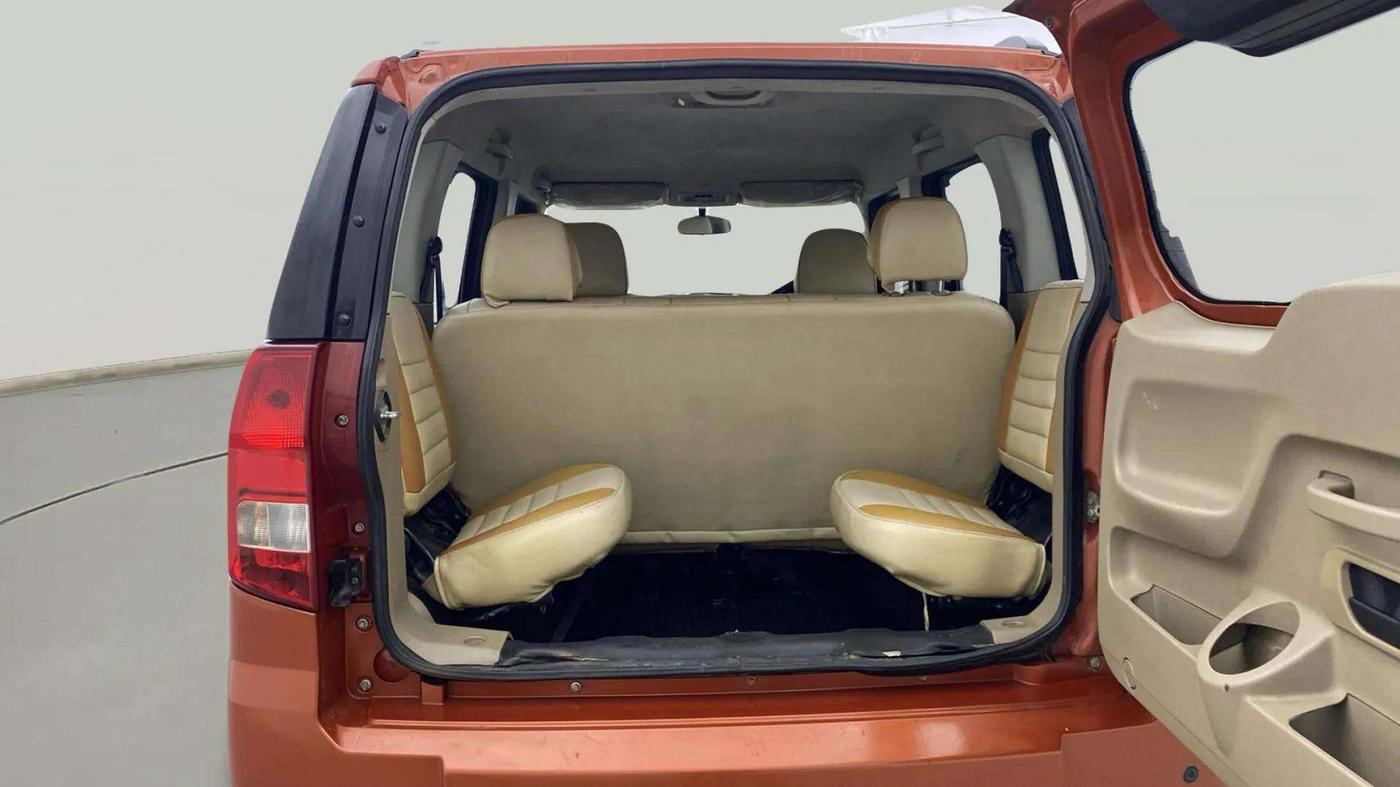 2017 Mahindra TUV300 T8, Diesel, Manual, 1,13,327 km, Boot Open Zoomed View