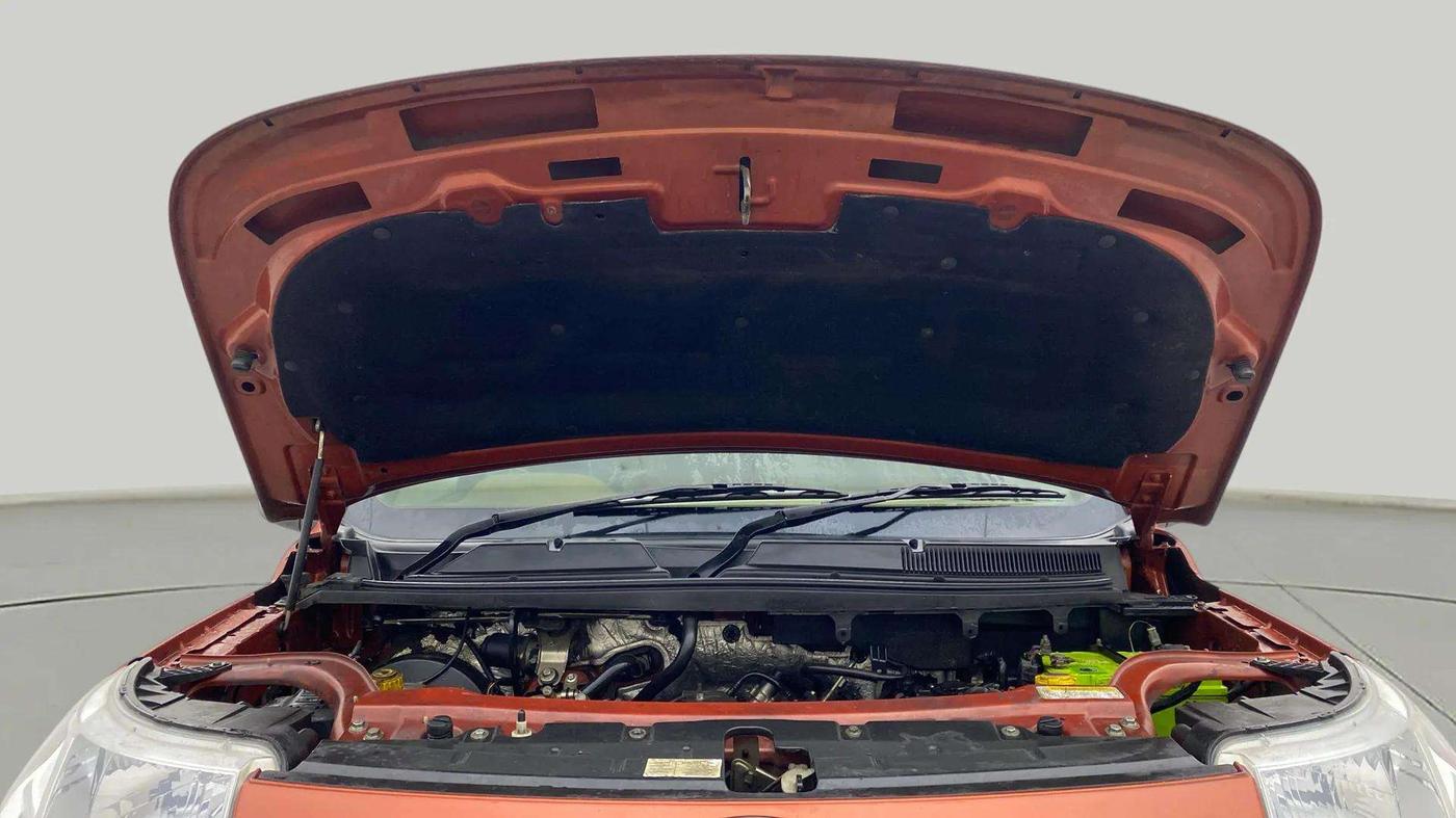 2017 Mahindra TUV300 T8, Diesel, Manual, 1,13,327 km, Open Bonet