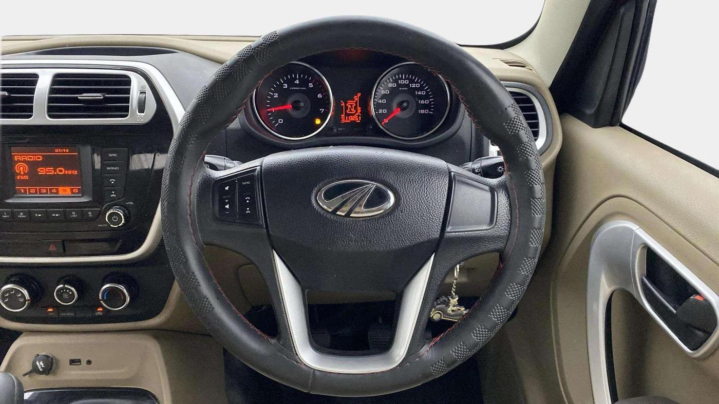 2017 Mahindra TUV300 T8, Diesel, Manual, 1,13,327 km, Steering Wheel Close Up