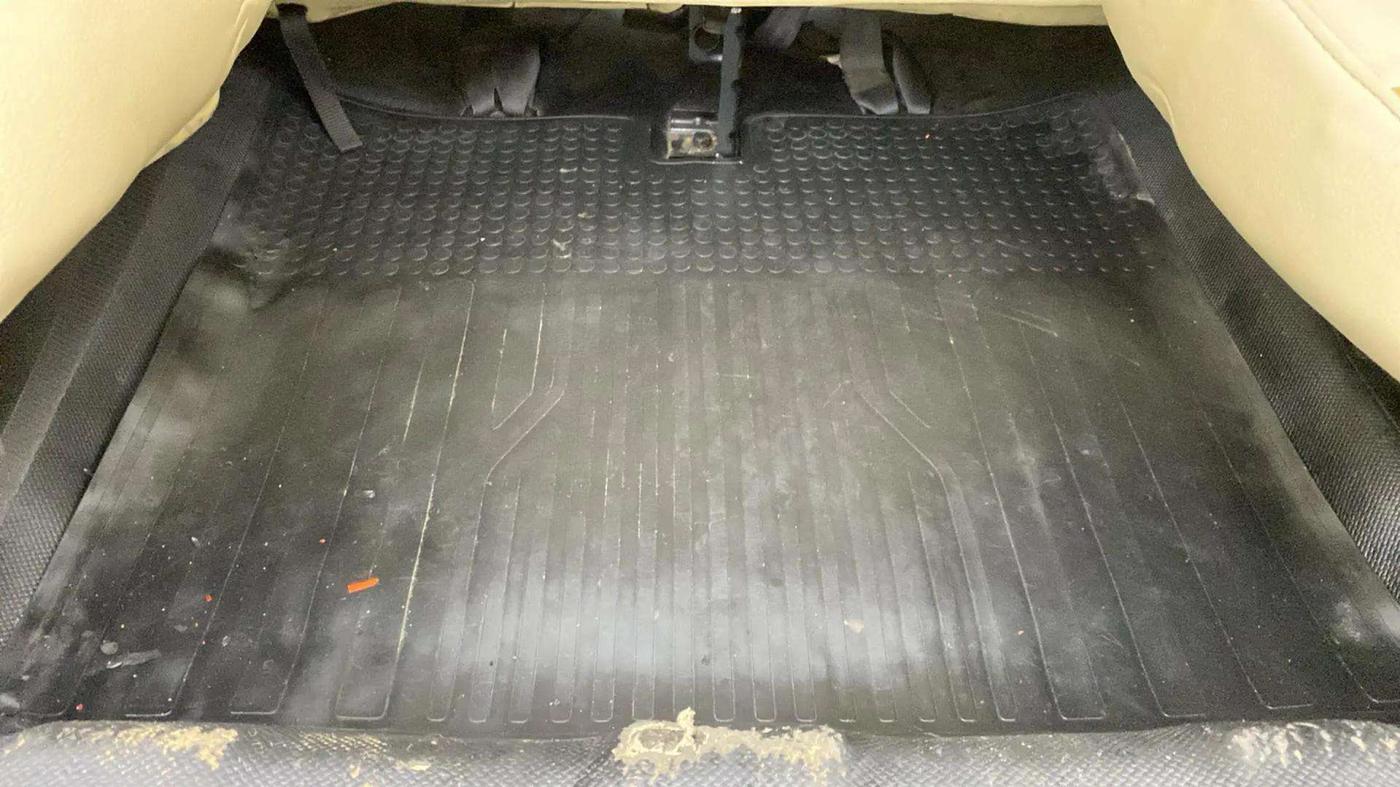 2017 Mahindra TUV300 T8, Diesel, Manual, 1,13,327 km, Boot Inside