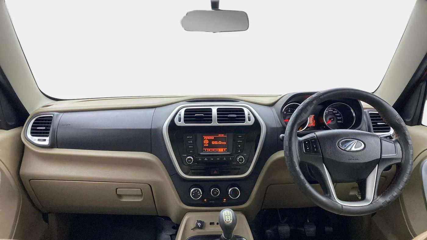 2017 Mahindra TUV300 T8, Diesel, Manual, 1,13,327 km, Dashboard