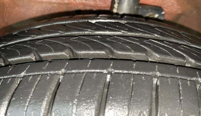 2016 Maruti Celerio VXI, Petrol, Manual, 91,222 km, Left Front Tyre Tread