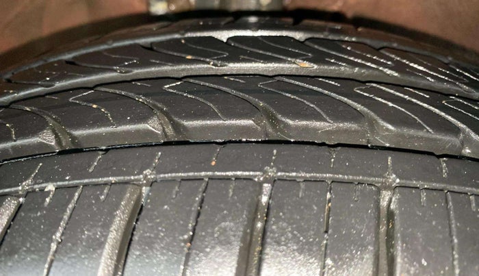 2016 Maruti Celerio VXI, Petrol, Manual, 91,222 km, Right Front Tyre Tread