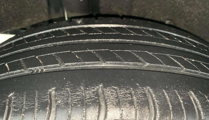 2018 Maruti Baleno DELTA PETROL 1.2, Petrol, Manual, 61,610 km, Right Rear Tyre Tread