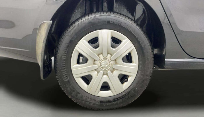 2014 Skoda Rapid 1.6 MPI AMBITION PLUS AT, Petrol, Automatic, 87,516 km, Right Rear Wheel