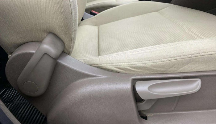 2014 Skoda Rapid 1.6 MPI AMBITION PLUS AT, Petrol, Automatic, 87,516 km, Driver Side Adjustment Panel