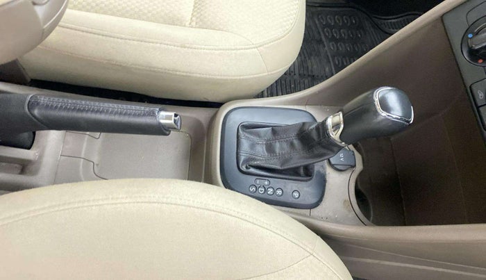 2014 Skoda Rapid 1.6 MPI AMBITION PLUS AT, Petrol, Automatic, 87,516 km, Gear Lever
