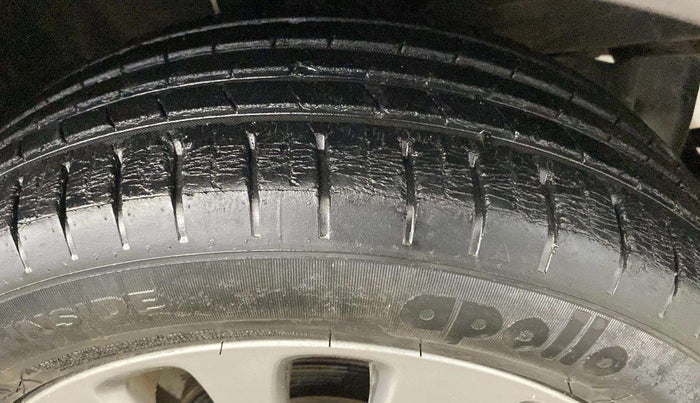 2016 Maruti Baleno ALPHA PETROL 1.2, Petrol, Manual, 43,301 km, Right Front Tyre Tread