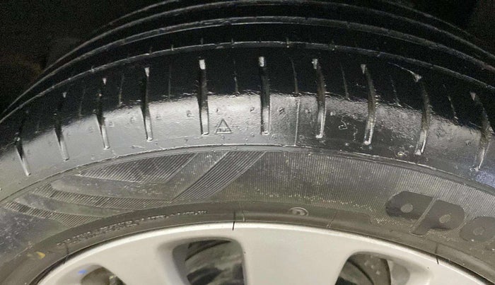 2016 Maruti Baleno ALPHA PETROL 1.2, Petrol, Manual, 43,301 km, Right Rear Tyre Tread