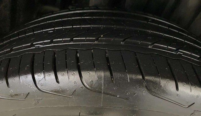 2023 Maruti FRONX ALPHA 1.0 TURBO MT, Petrol, Manual, 2,744 km, Right Rear Tyre Tread
