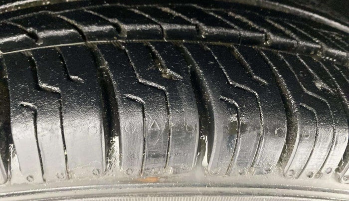 2016 Renault Kwid RXT 0.8, Petrol, Manual, 82,841 km, Right Front Tyre Tread