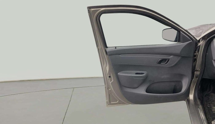 2016 Renault Kwid RXT 0.8, Petrol, Manual, 82,841 km, LHS Front Door