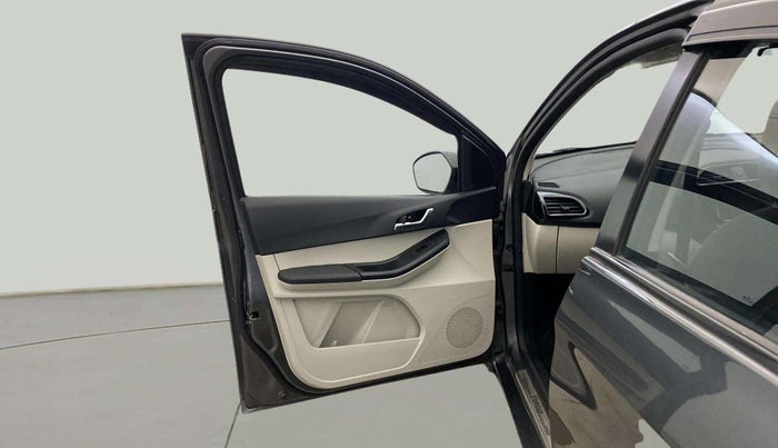 2023 Tata Tiago XZ PLUS CNG, CNG, Manual, 39,394 km, LHS Front Door