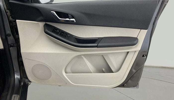 2023 Tata Tiago XZ PLUS CNG, CNG, Manual, 39,394 km, Driver Side Door Panels Control