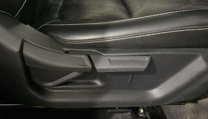 2022 KIA SONET HTK PLUS 1.2, Petrol, Manual, 38,640 km, Driver Side Adjustment Panel