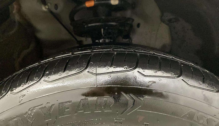 2019 Hyundai Elite i20 ASTA 1.2 (O), Petrol, Manual, 37,595 km, Right Front Tyre Tread