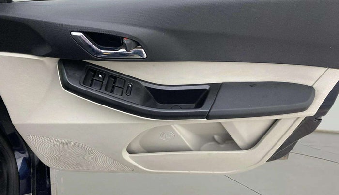 2022 Tata Tiago XZ PLUS PETROL, CNG, Manual, 62,402 km, Driver Side Door Panels Control