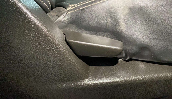 2018 Renault Duster 85 PS RXE DIESEL, Diesel, Manual, 81,269 km, Driver Side Adjustment Panel